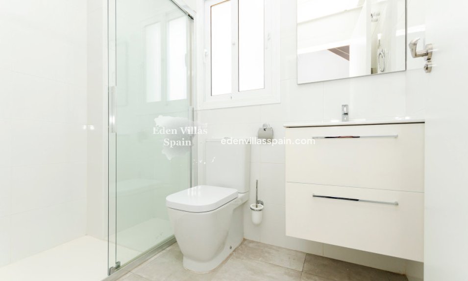 Obra Nueva - Villa costera - Torrevieja