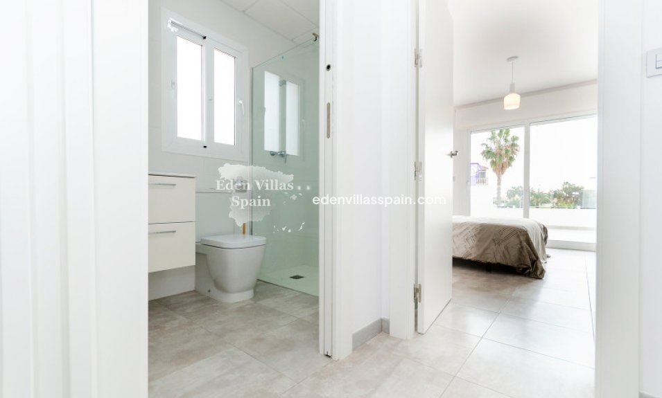 Obra Nueva - Villa costera - Torrevieja