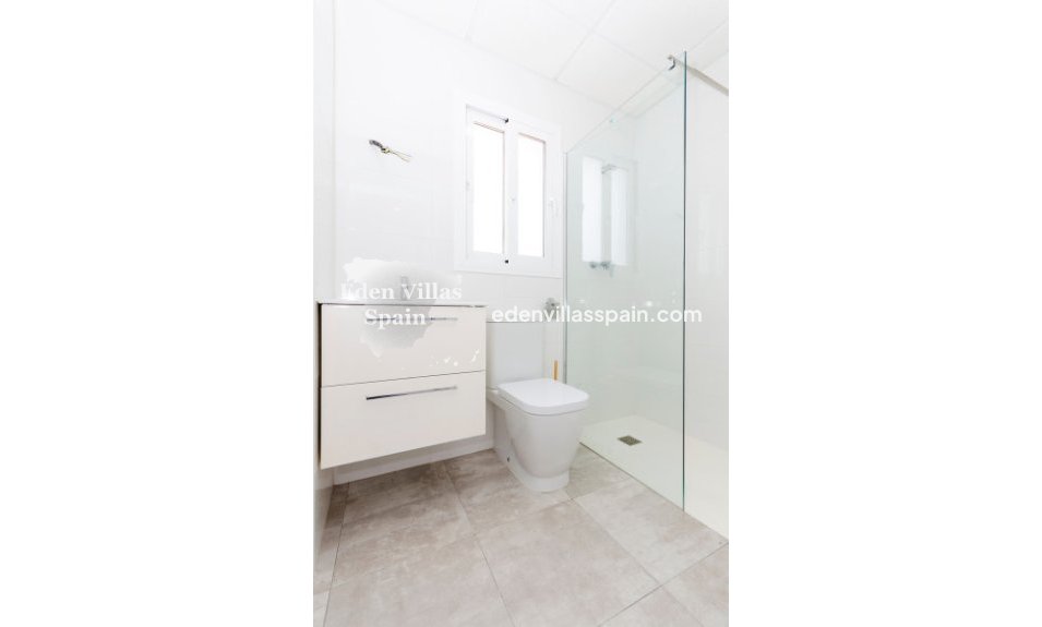 Obra Nueva - Villa costera - Torrevieja