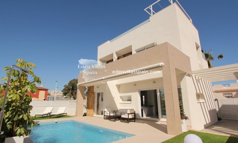Obra Nueva - Villa costera - Torrevieja