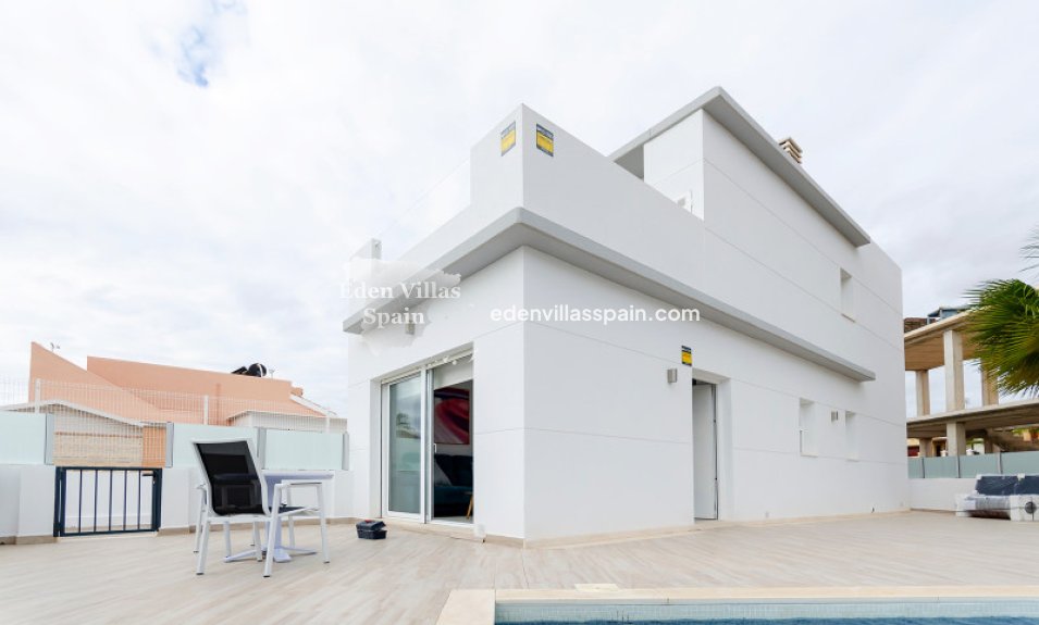 Obra Nueva - Villa costera - Torrevieja