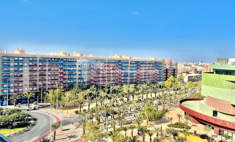 Resale - Apartment - Elche