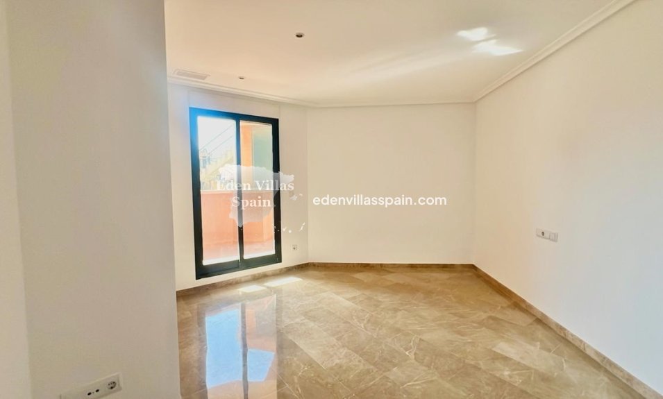 Resale - Apartment - Elche