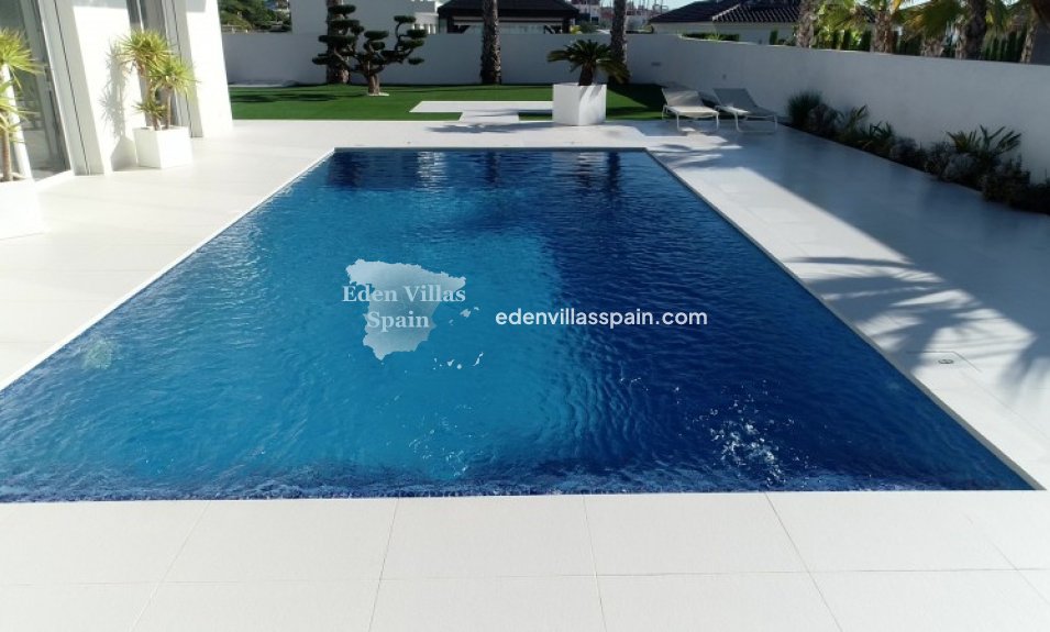 Resale - Coastal Villa - La Marina