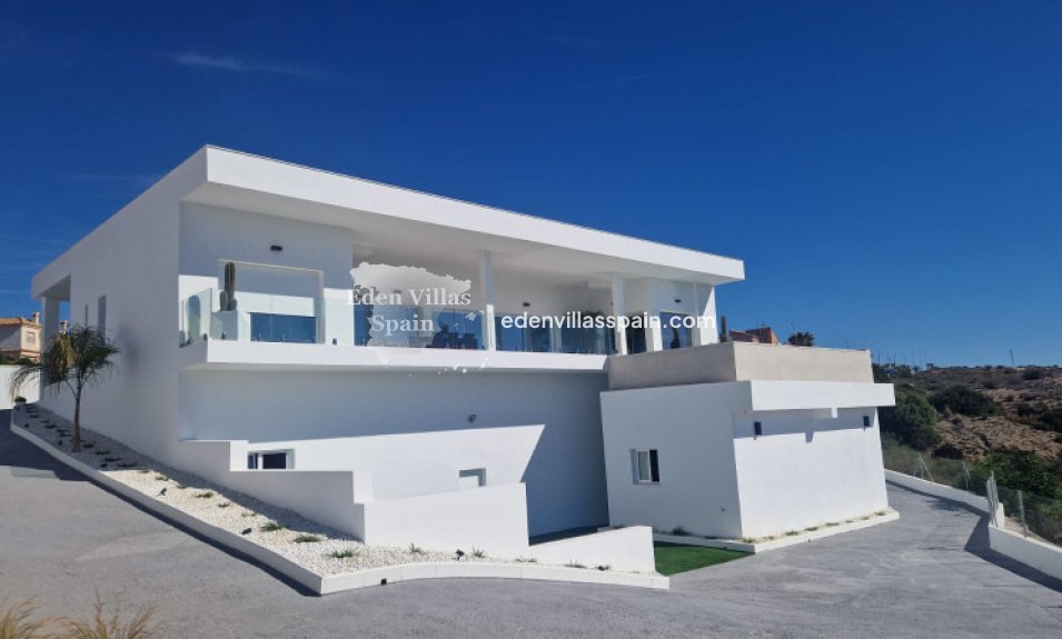 Resale - Coastal Villa - La Marina