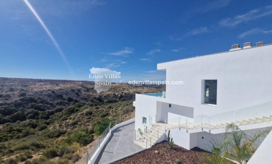 Resale - Coastal Villa - La Marina