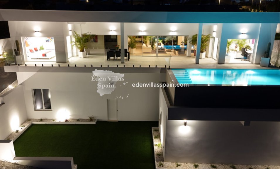 Resale - Coastal Villa - La Marina