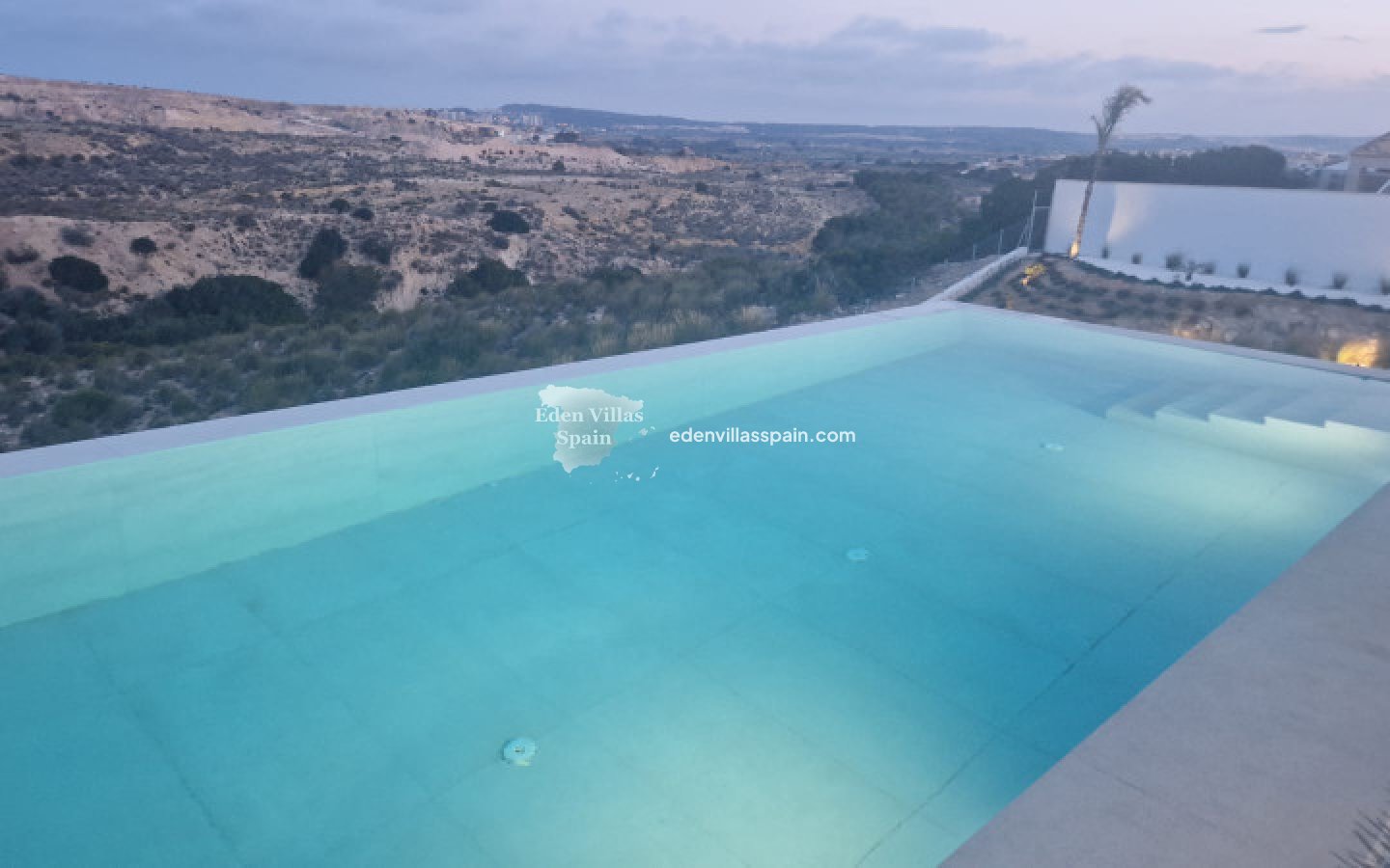 Resale - Coastal Villa - La Marina