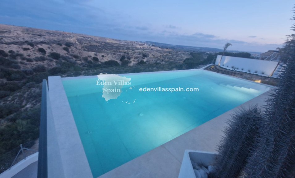 Resale - Coastal Villa - La Marina