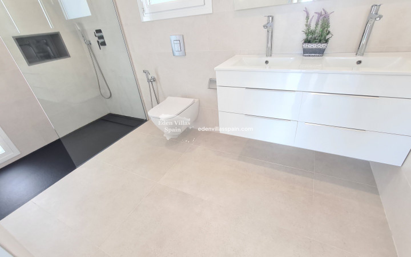 Resale - Coastal Villa - La Marina