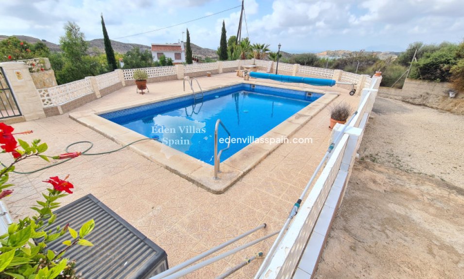 Resale - Country House - Crevillente