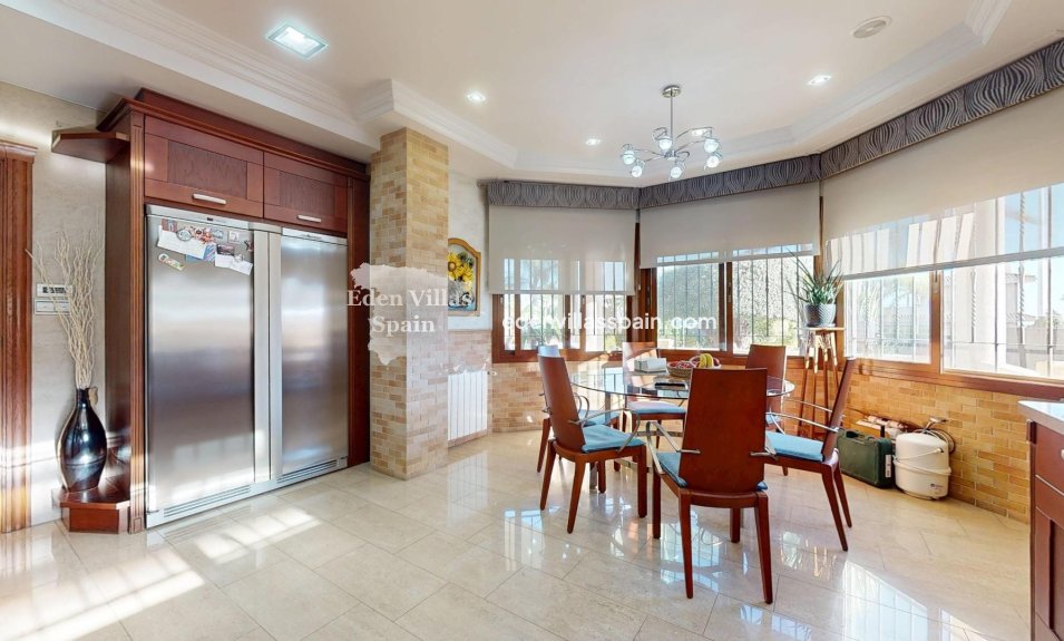 Resale - Country House - Elche