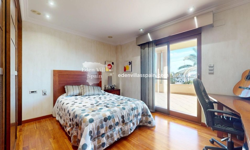 Resale - Country House - Elche