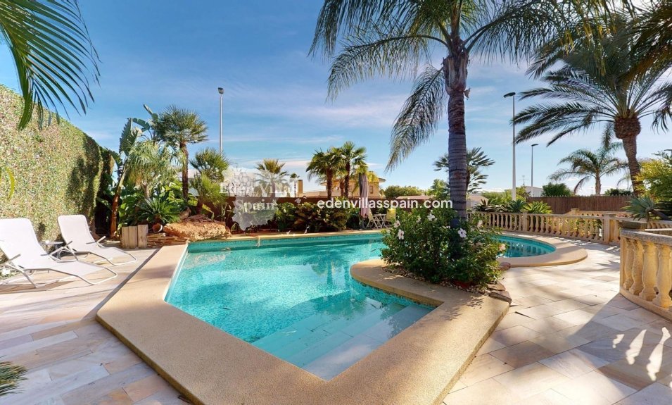 Resale - Country House - Elche