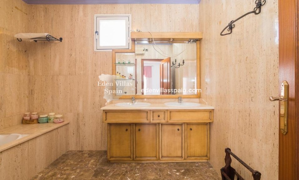 Resale - Country House - La Marina