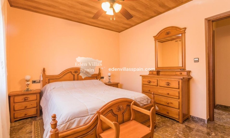 Resale - Country House - La Marina