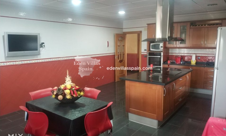 Resale - Country House - Rafal