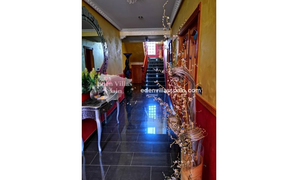 Resale - Country House - Rafal