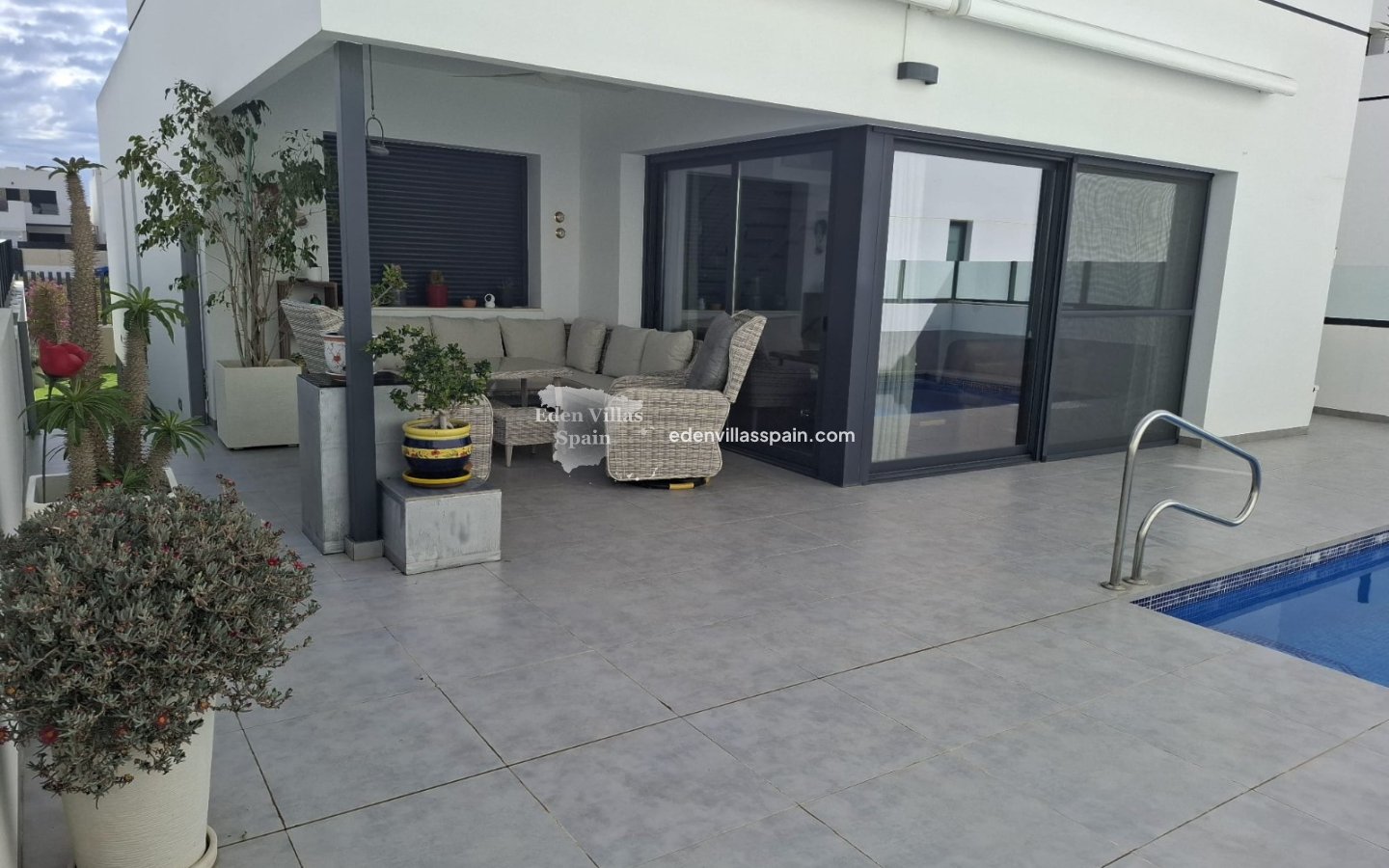 Resale - Town House - Dolores