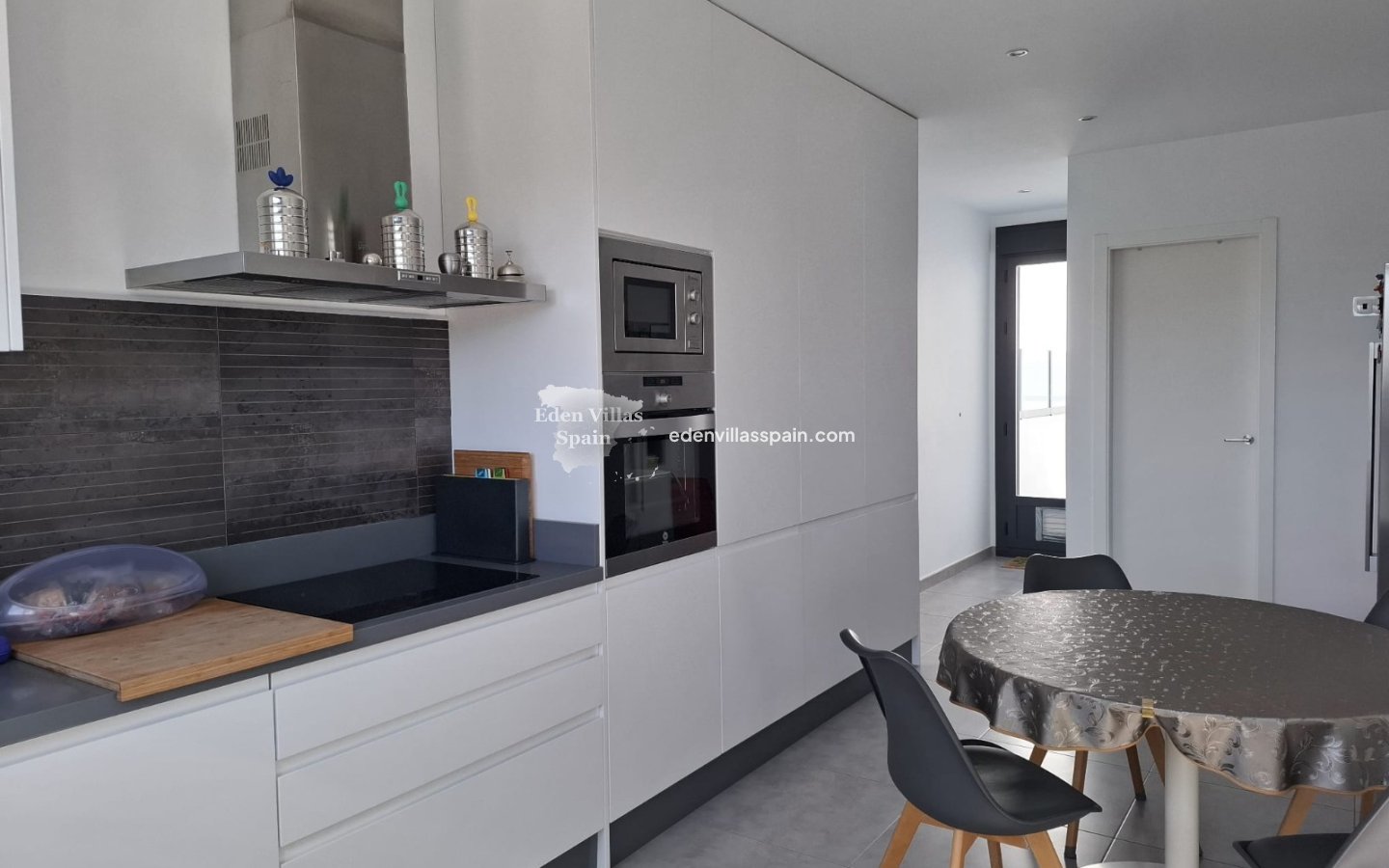 Resale - Town House - Dolores