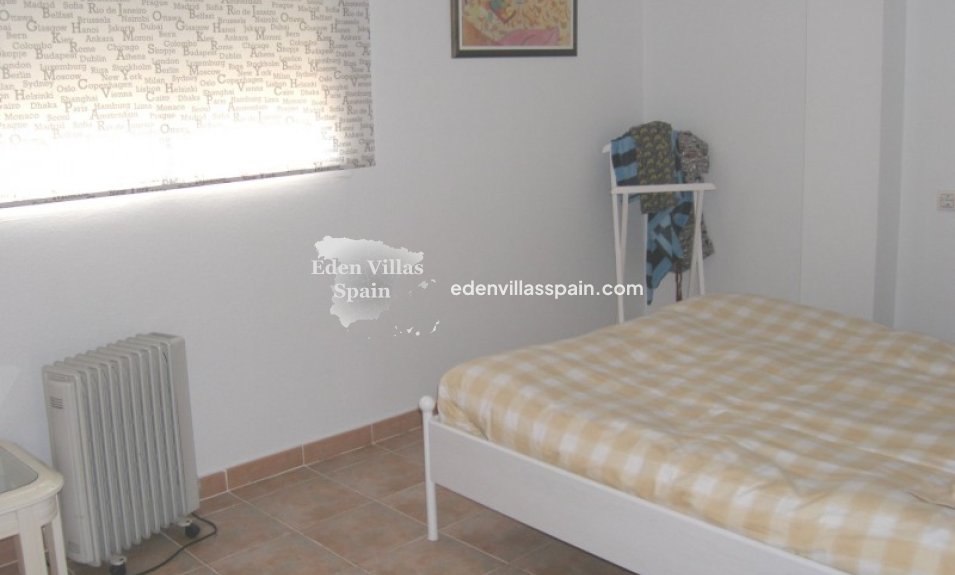 Resale - Urbanisation detached Villa - Castalla
