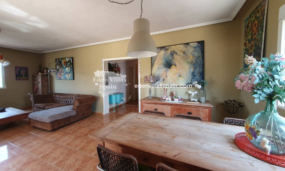 Resale - Urbanisation detached Villa - Catral