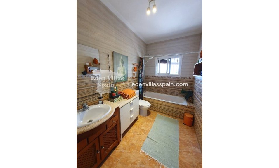 Resale - Urbanisation detached Villa - Catral