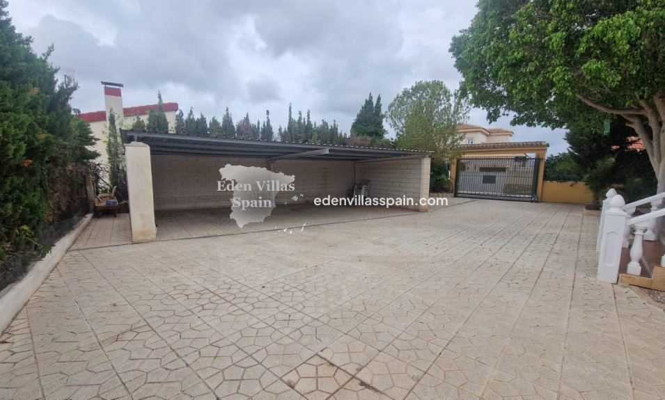 Resale - Urbanisation detached Villa - La Marina