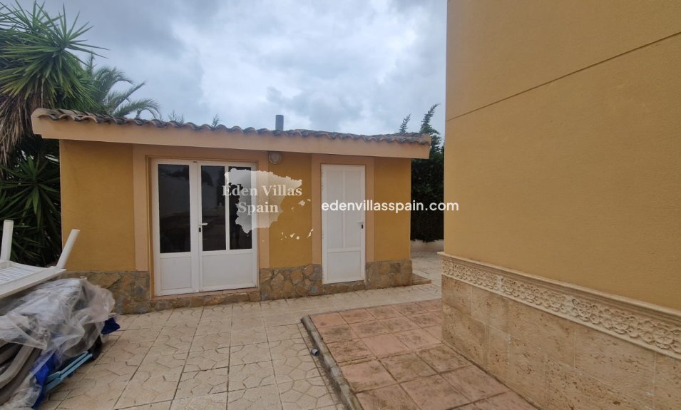 Resale - Urbanisation detached Villa - La Marina