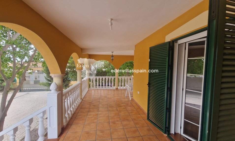 Resale - Urbanisation detached Villa - La Marina