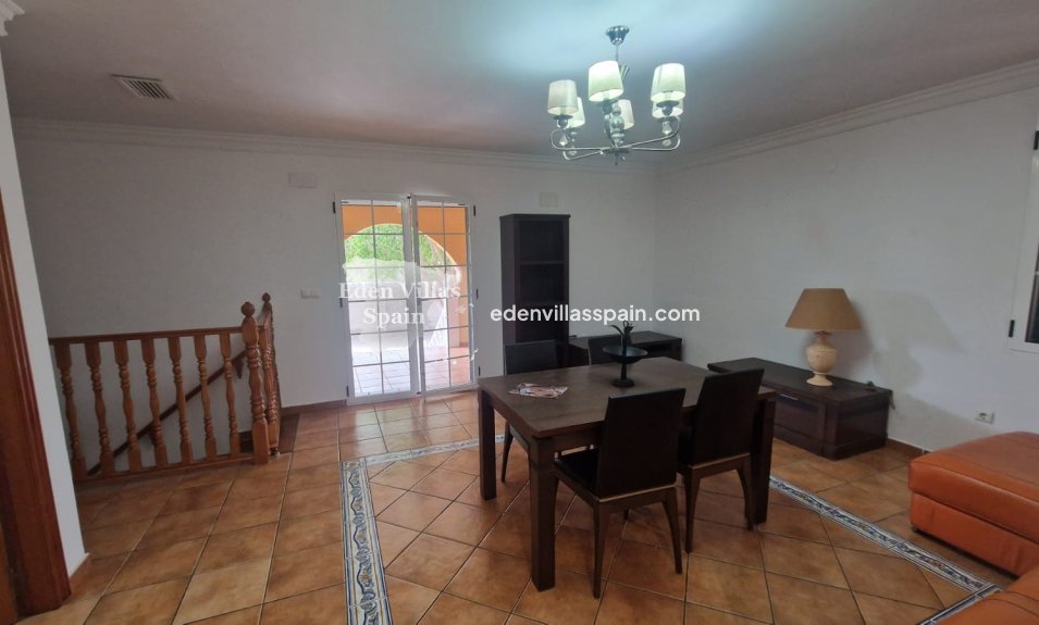 Resale - Urbanisation detached Villa - La Marina