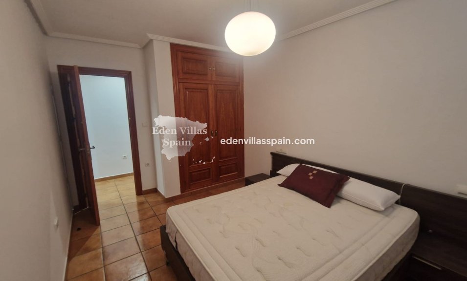 Resale - Urbanisation detached Villa - La Marina