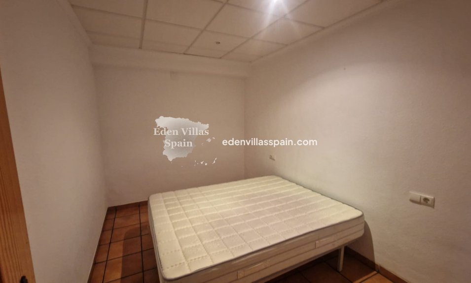 Resale - Urbanisation detached Villa - La Marina