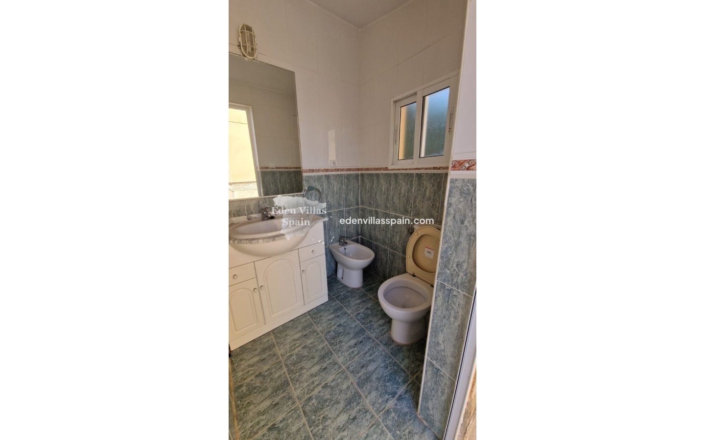 Resale - Urbanisation detached Villa - La Marina