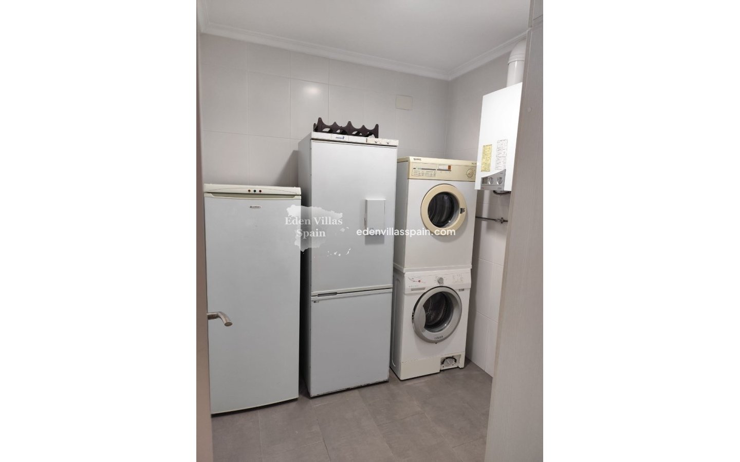 Resale - Urbanisation detached Villa - La Marina