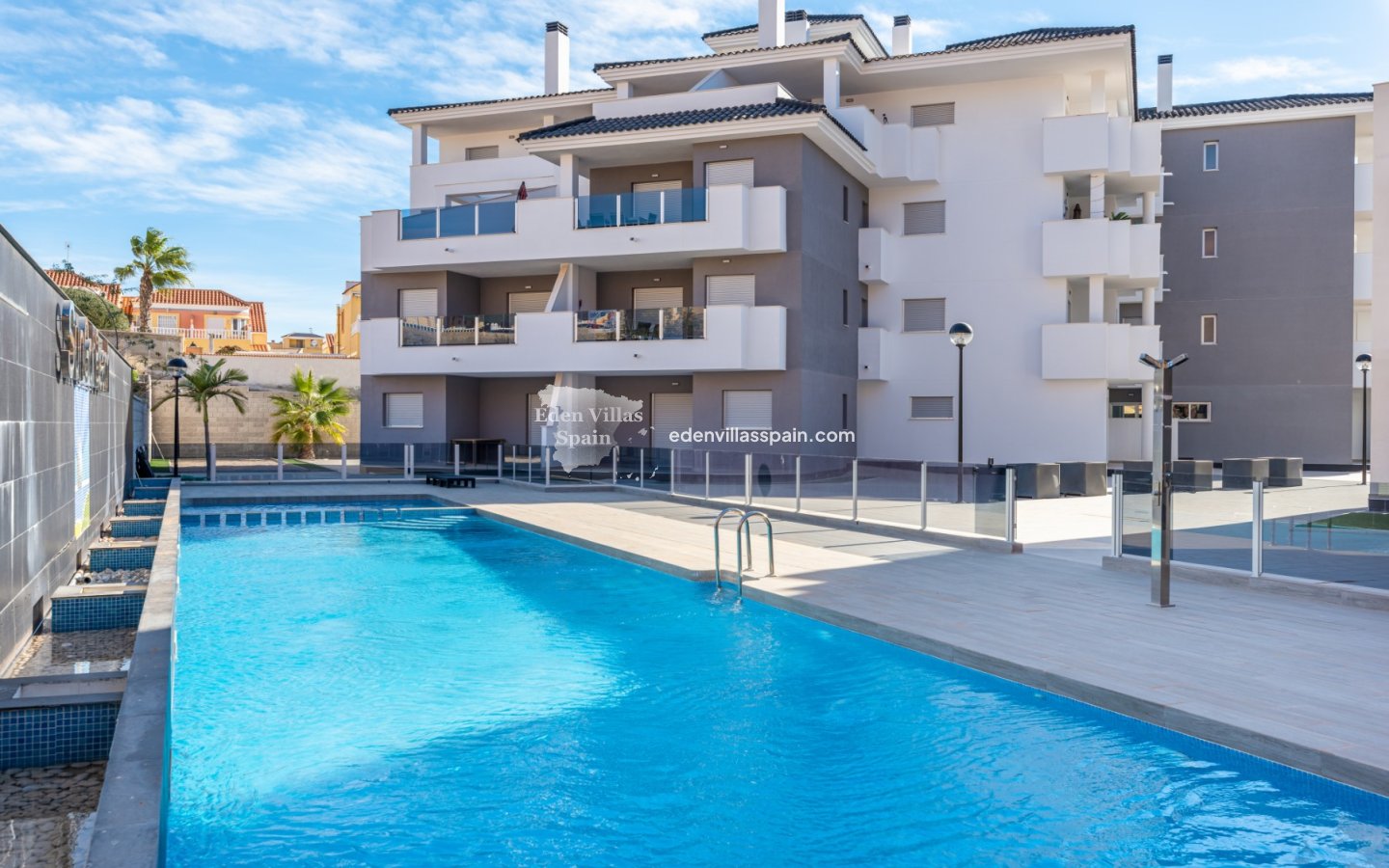 Segunda Mano - Apartamento en la costa - Orihuela Costa