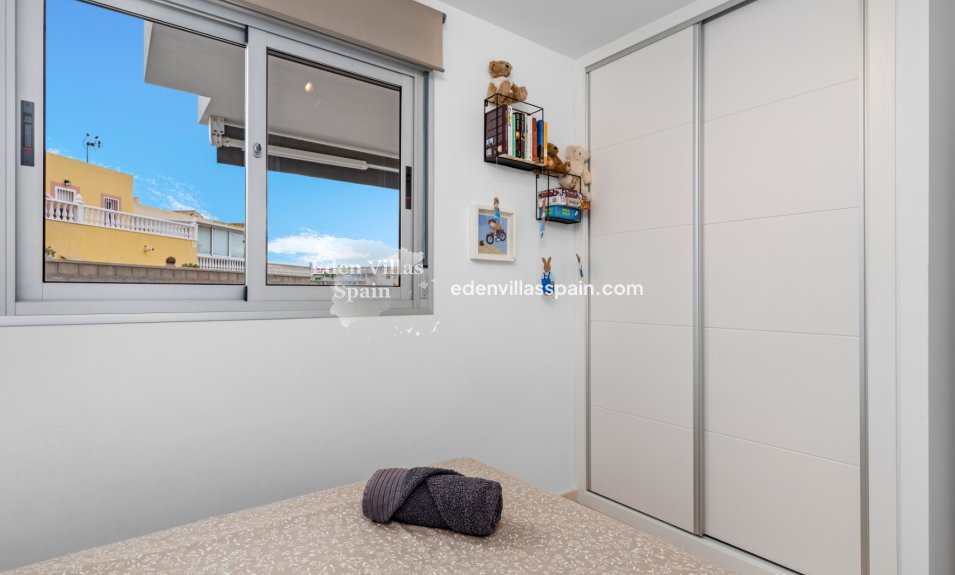 Segunda Mano - Apartamento en la costa - Orihuela Costa