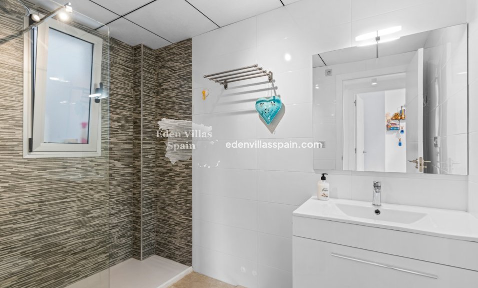 Segunda Mano - Apartamento en la costa - Orihuela Costa