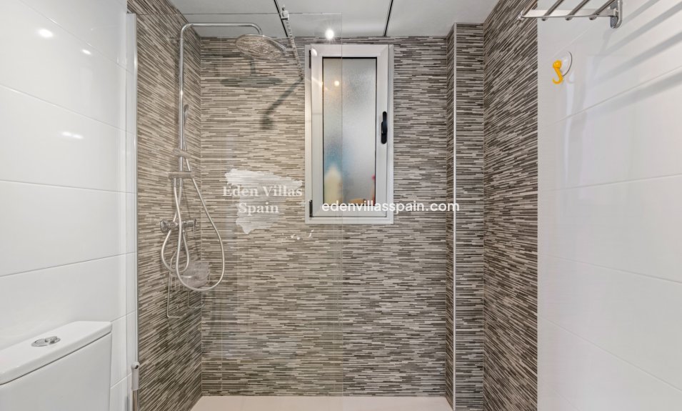 Segunda Mano - Apartamento en la costa - Orihuela Costa