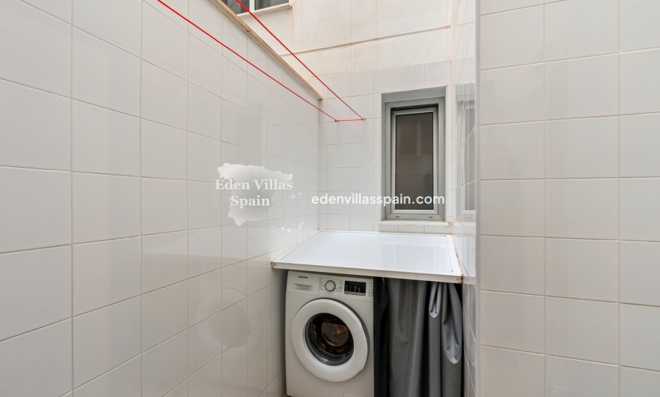 Segunda Mano - Apartamento en la costa - Orihuela Costa