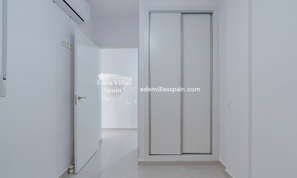 Segunda Mano - Apartamento en la costa - Torrevieja