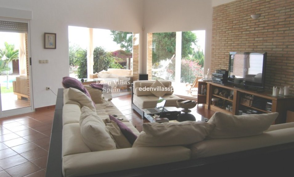 Segunda Mano - Casa de campo - Alicante