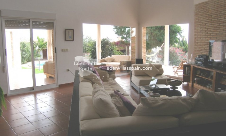 Segunda Mano - Casa de campo - Alicante