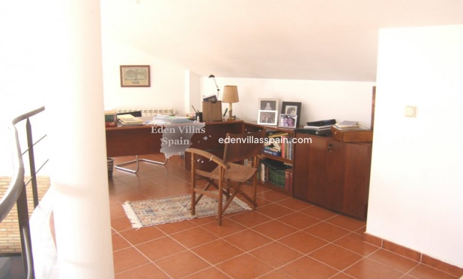 Segunda Mano - Casa de campo - Alicante