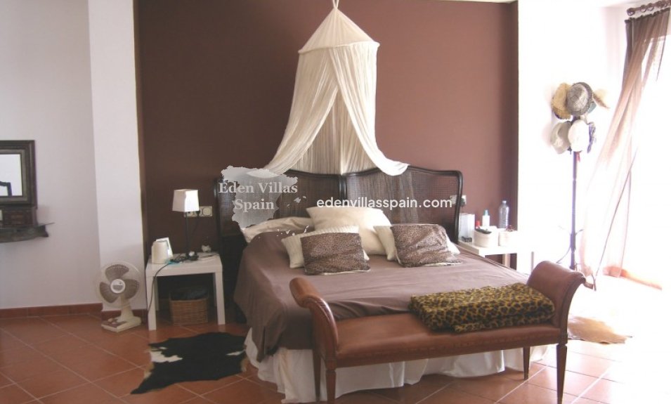 Segunda Mano - Casa de campo - Alicante