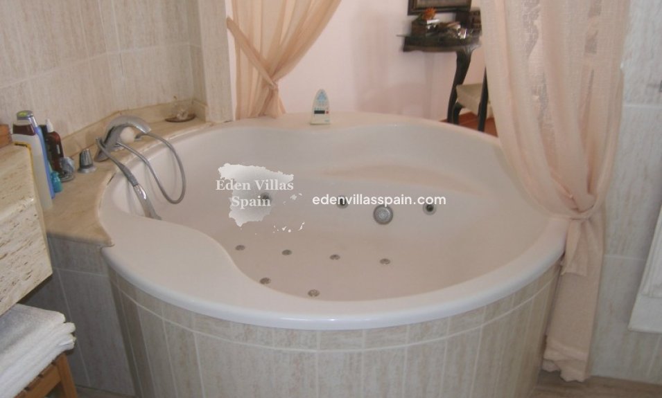 Segunda Mano - Casa de campo - Alicante