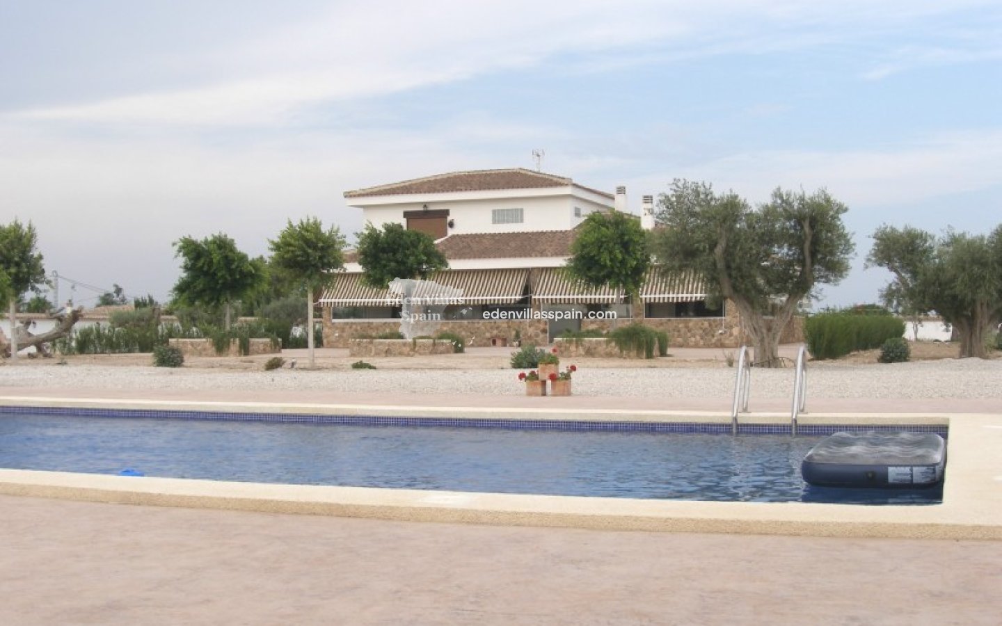 Segunda Mano - Casa de campo - Dolores