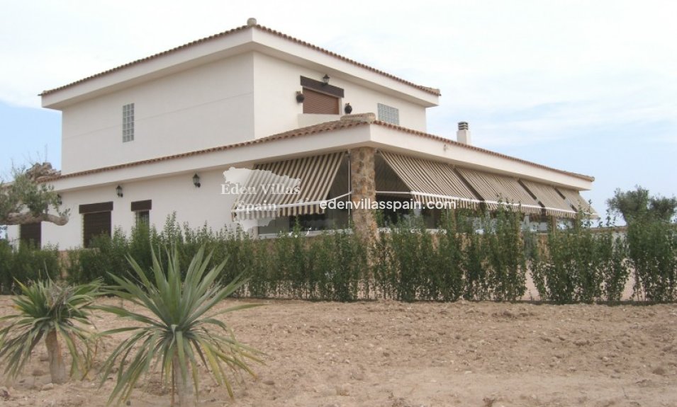 Segunda Mano - Casa de campo - Dolores