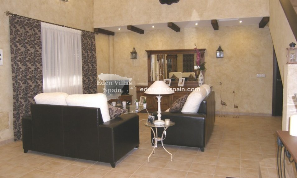 Segunda Mano - Casa de campo - Dolores