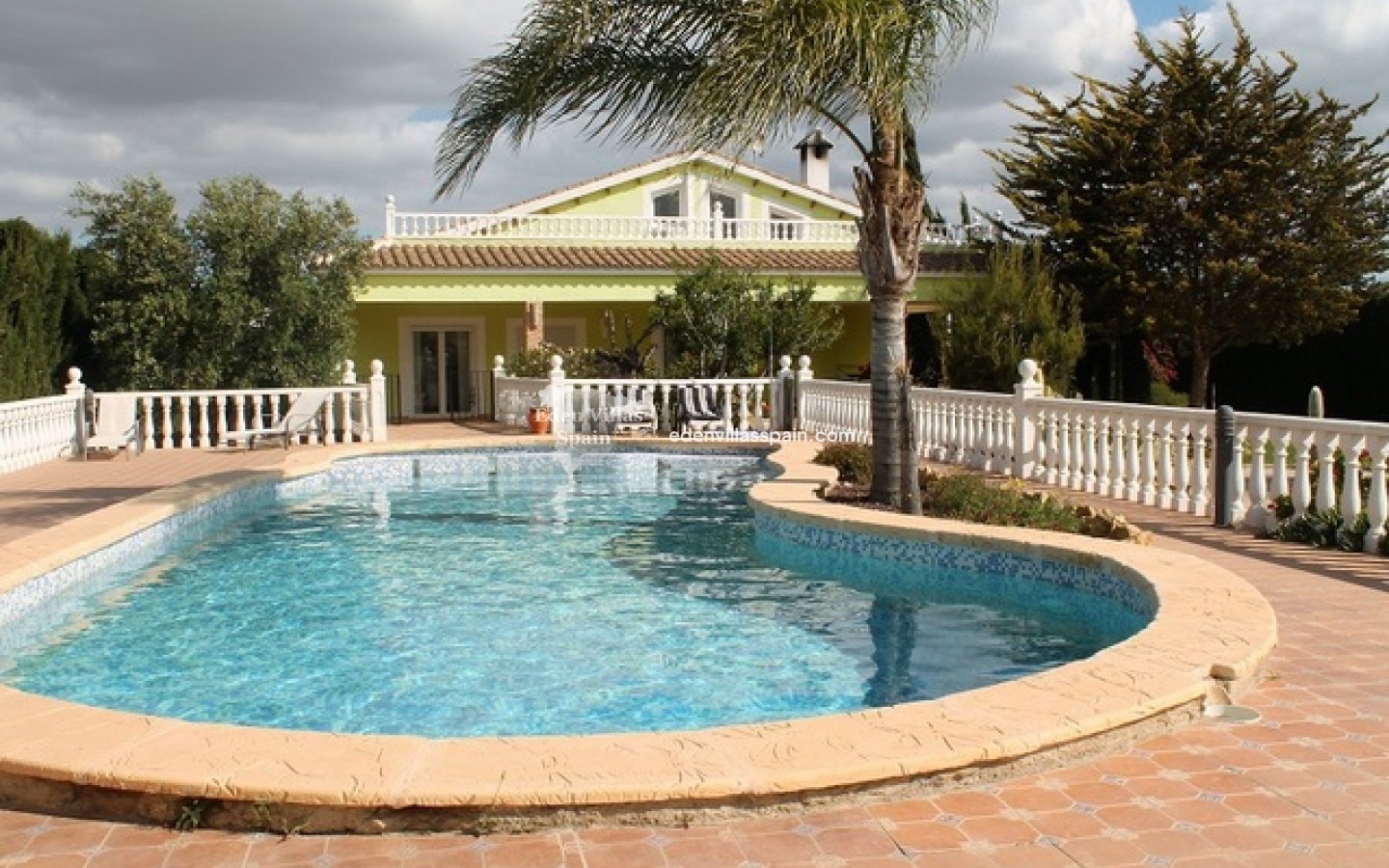 Segunda Mano - Casa de campo - Dolores